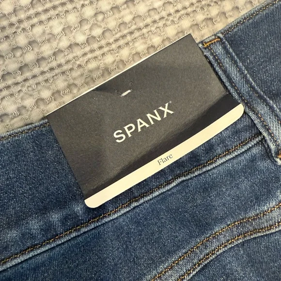 SPANXshape Original EveryWear
Flare Jeans - Picture 5 of 8